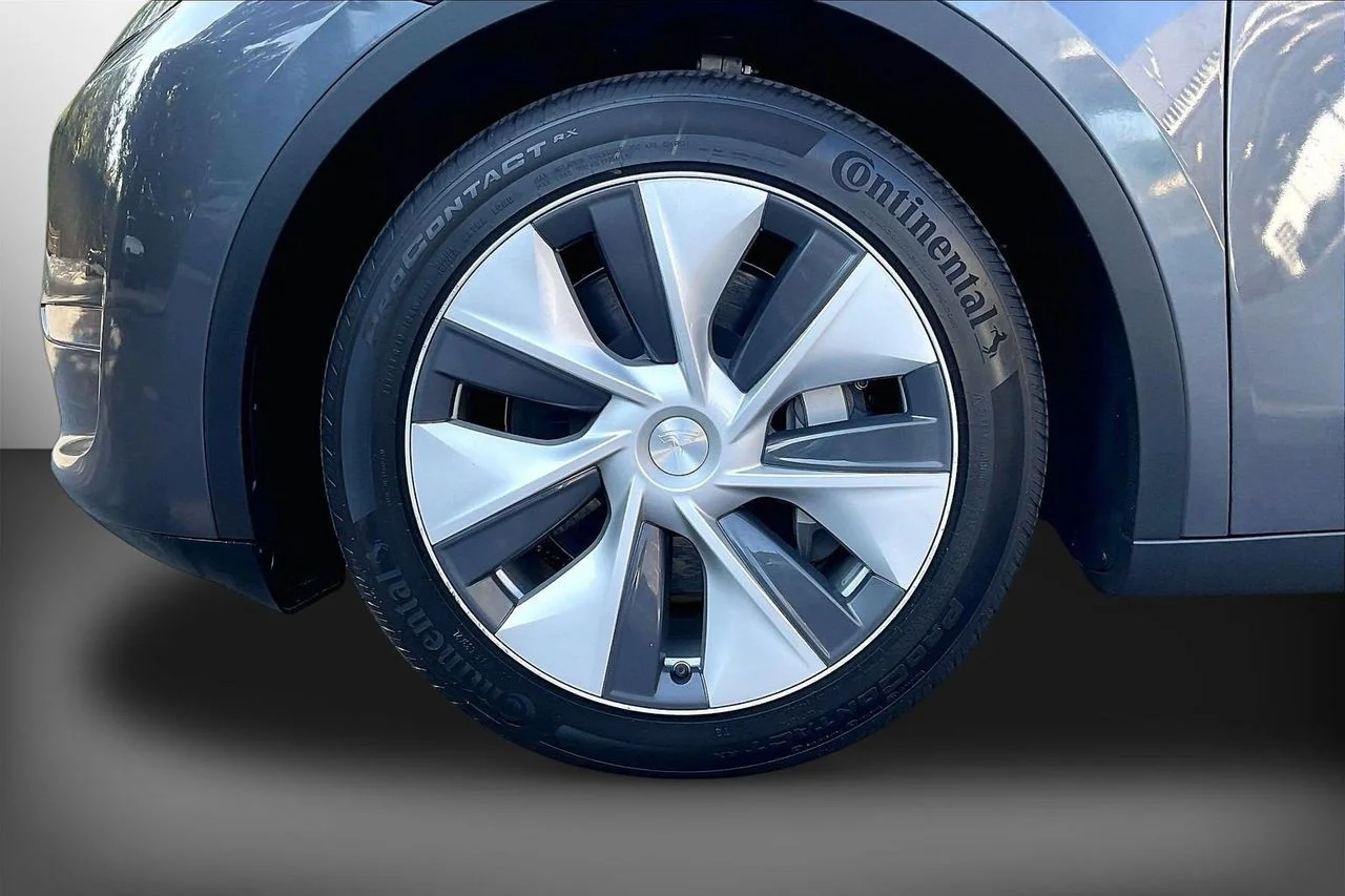 Used 2023  Tesla Long Range image 35