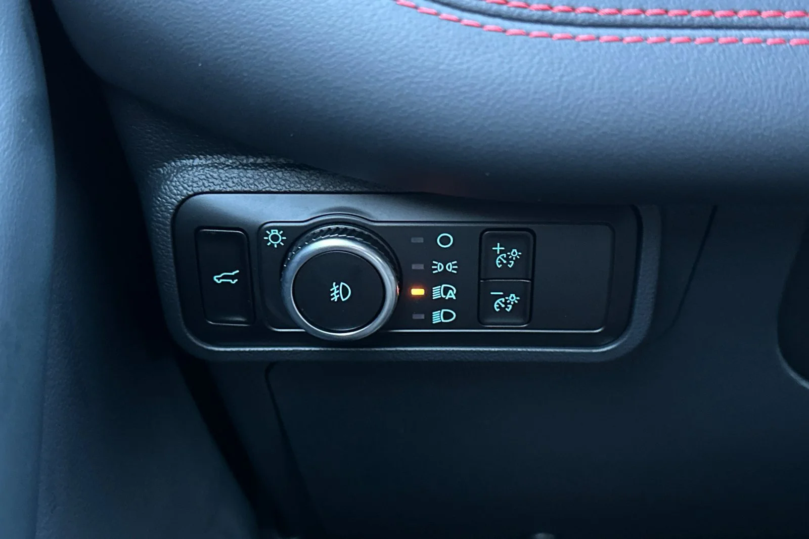 2026 Ford Explorer ST - Photo 28