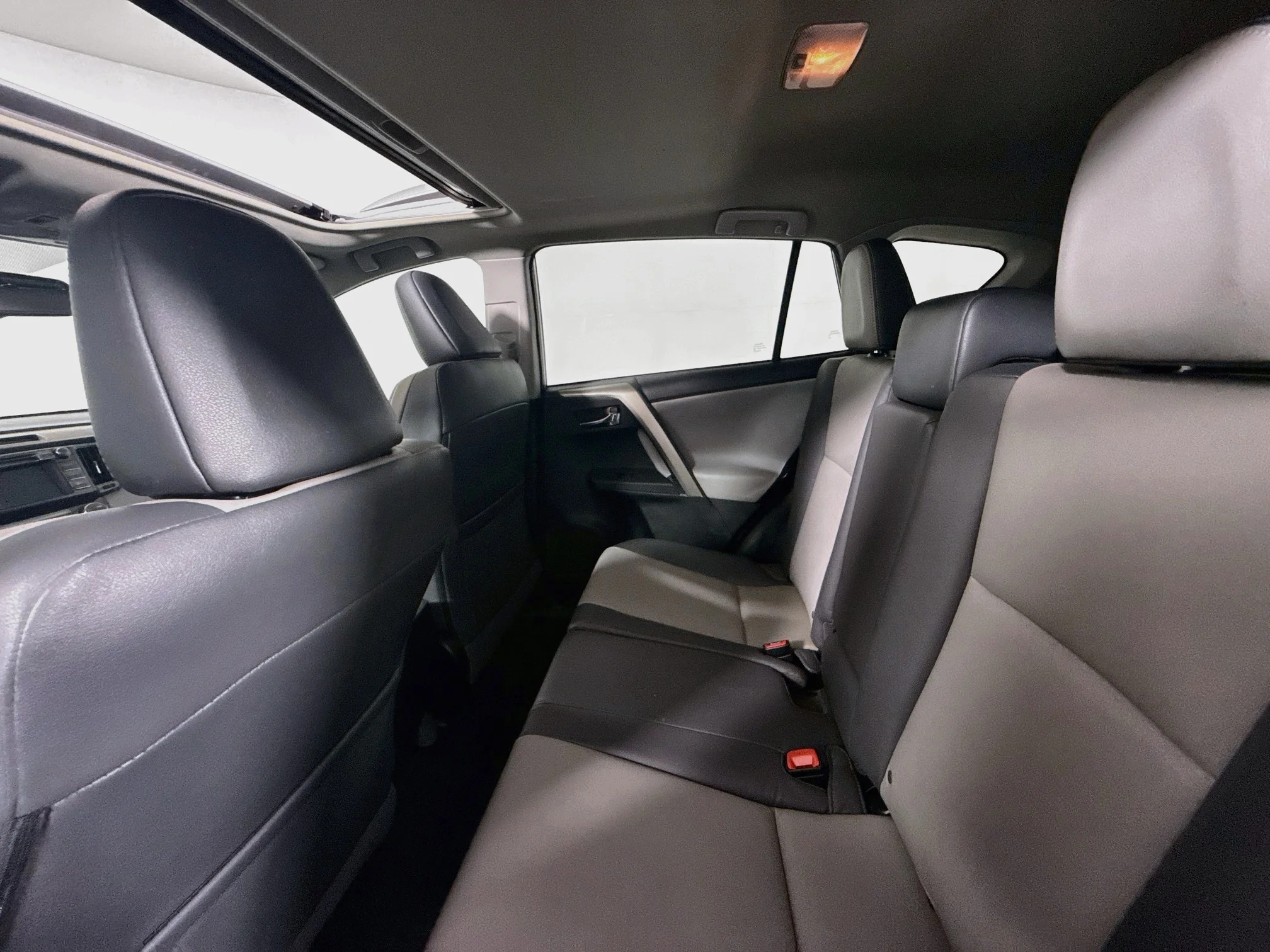 Used 2015 Classic Silver Metallic Toyota Limited image 24