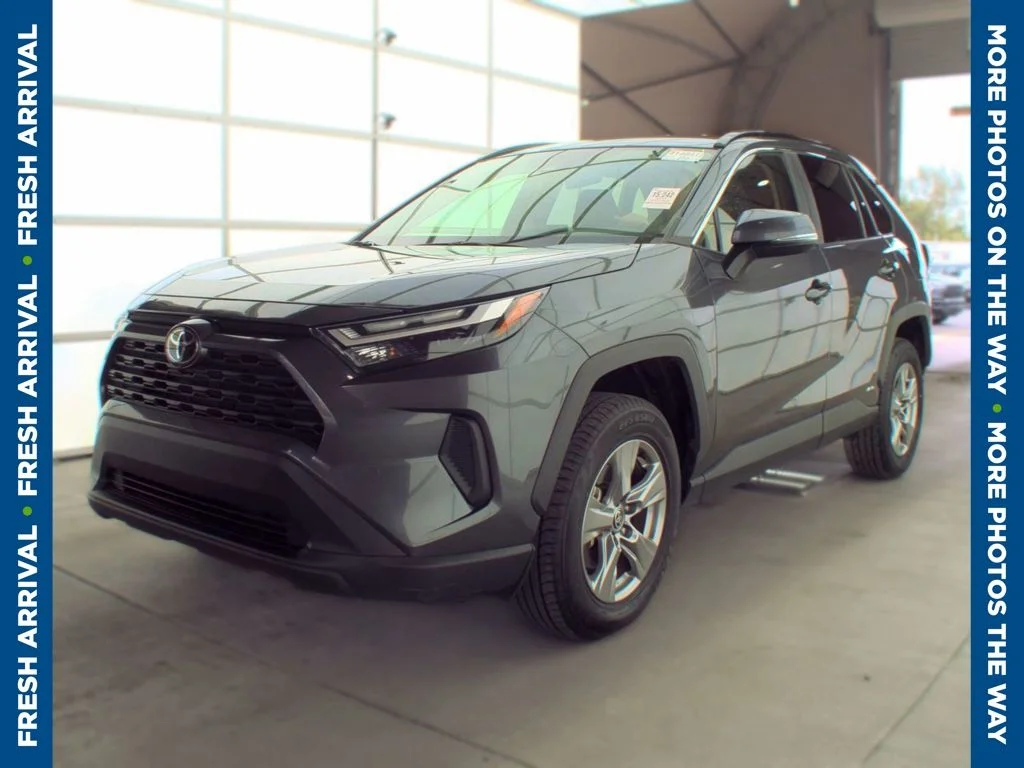 Used 2025 Gray Toyota XLE image 5