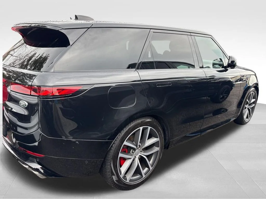 Used 2023 Black Land Rover First Edition image 8