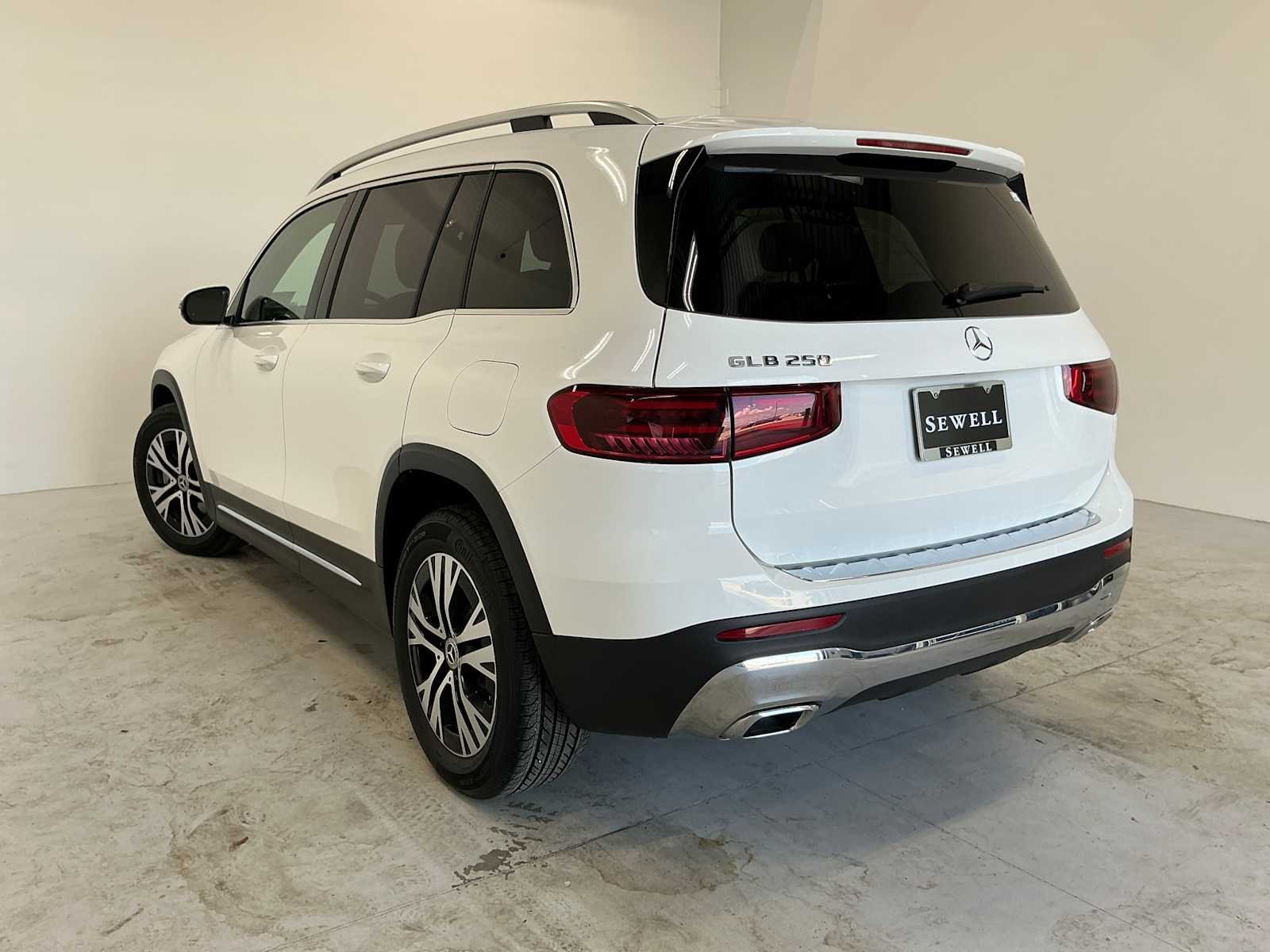 Certified Used 2026 Polar White Mercedes-Benz GLB 250 image 6