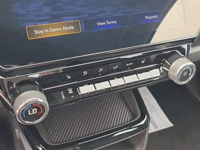 New 2027 Mosaic Black Metallic Chevrolet LT image 29