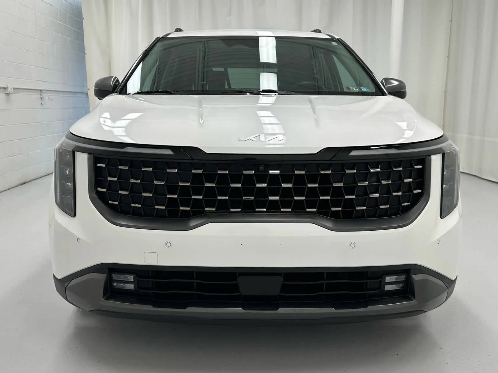 Used 2025 Snow White Pearl Kia SX image 5