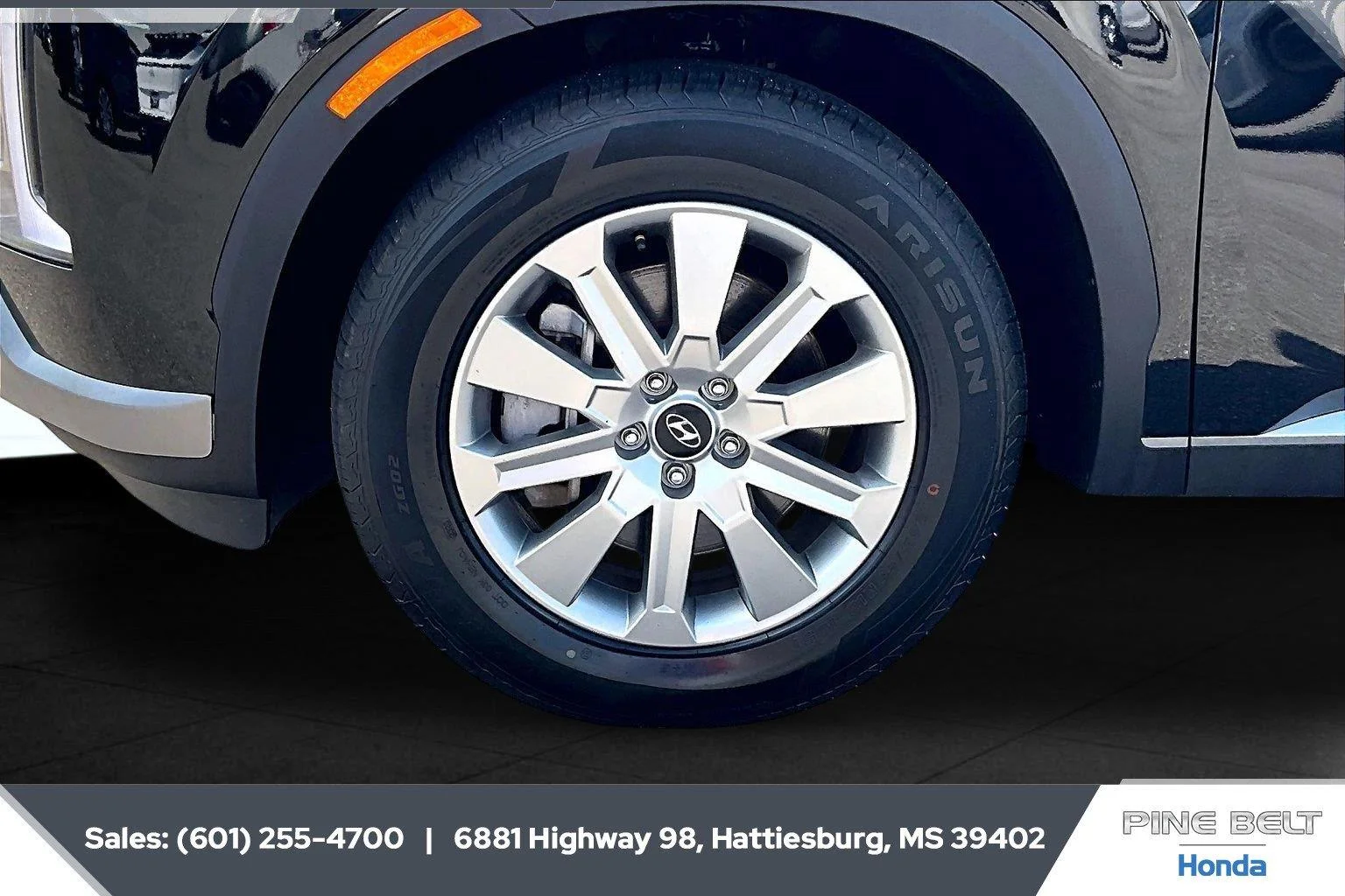 Used 2025 Abyss Black Pearl Hyundai SEL image 7