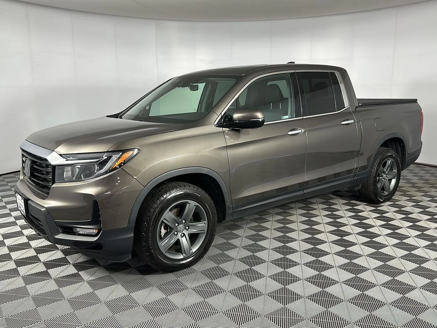 Used 2022 Pacific Pewter Metallic Honda RTL-E image 4
