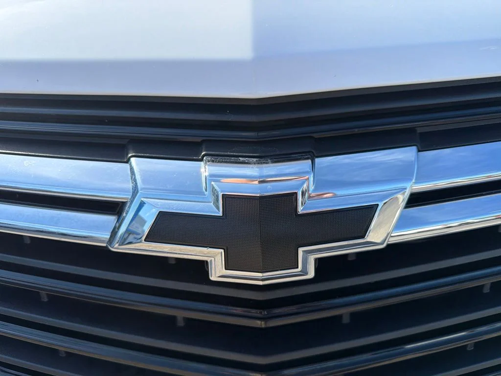 Used 2024 Summit White Chevrolet LT image 9