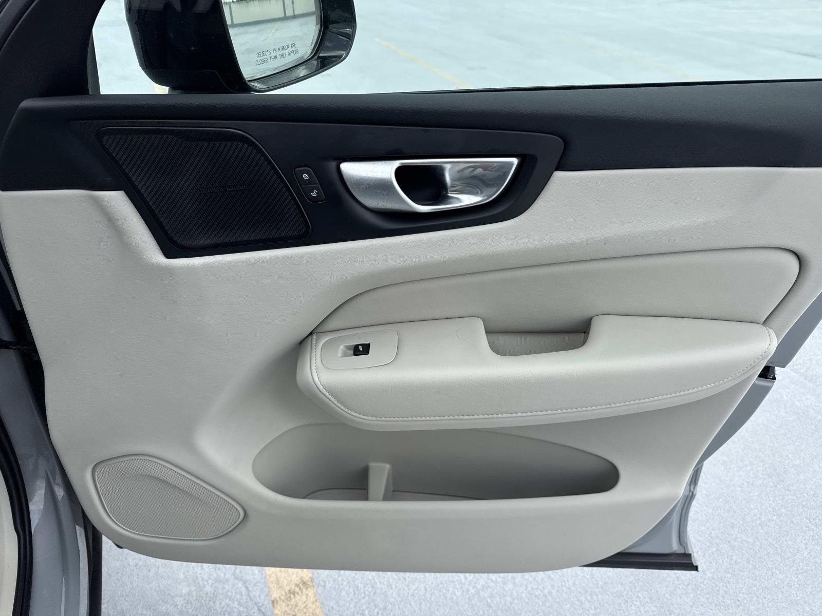 Used 2024 Vapour Grey Metallic Volvo Plus Dark Theme image 13