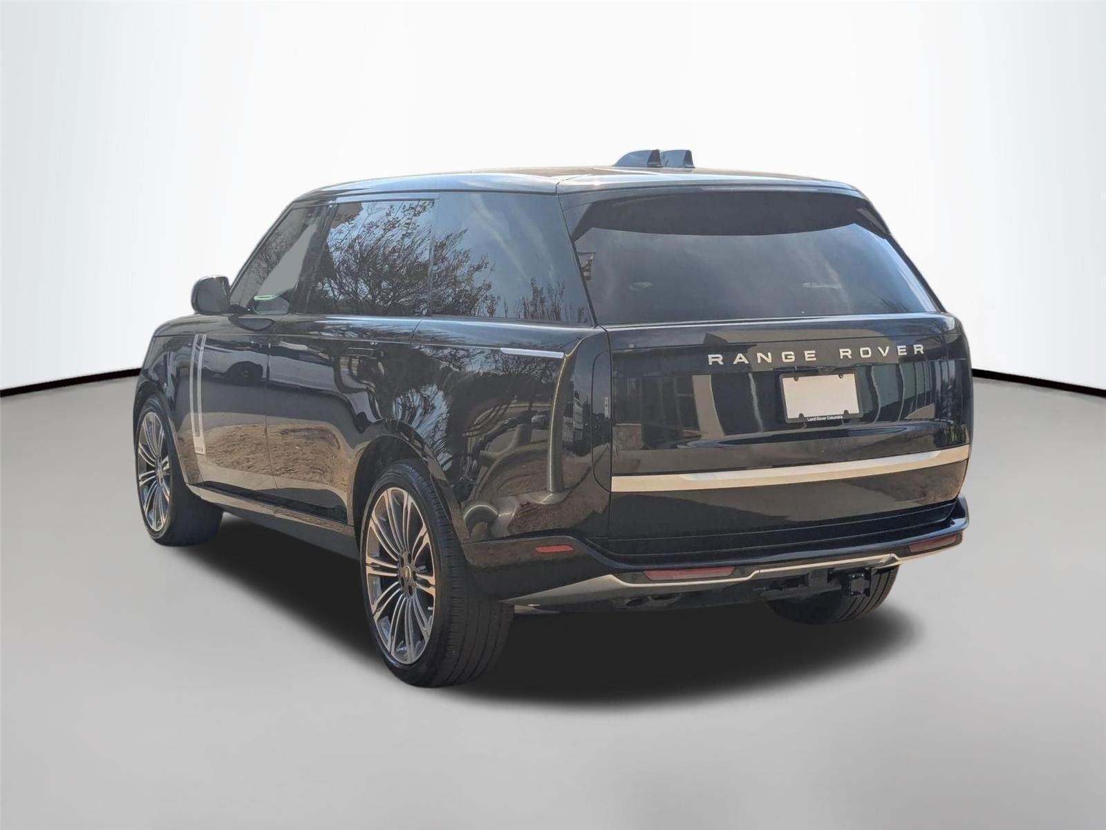 Used 2025 Santorini Black Metallic [Black] LAND ROVER AUTOBIO image 7