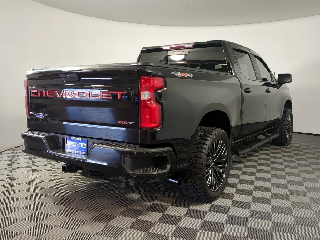 Used 2020 Black Chevrolet RST image 9