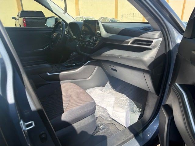 Used 2023 Moon Dust Toyota LE image 13