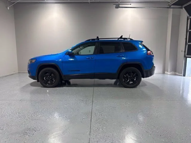 Used 2021 Blue Jeep Latitude Plus image 10