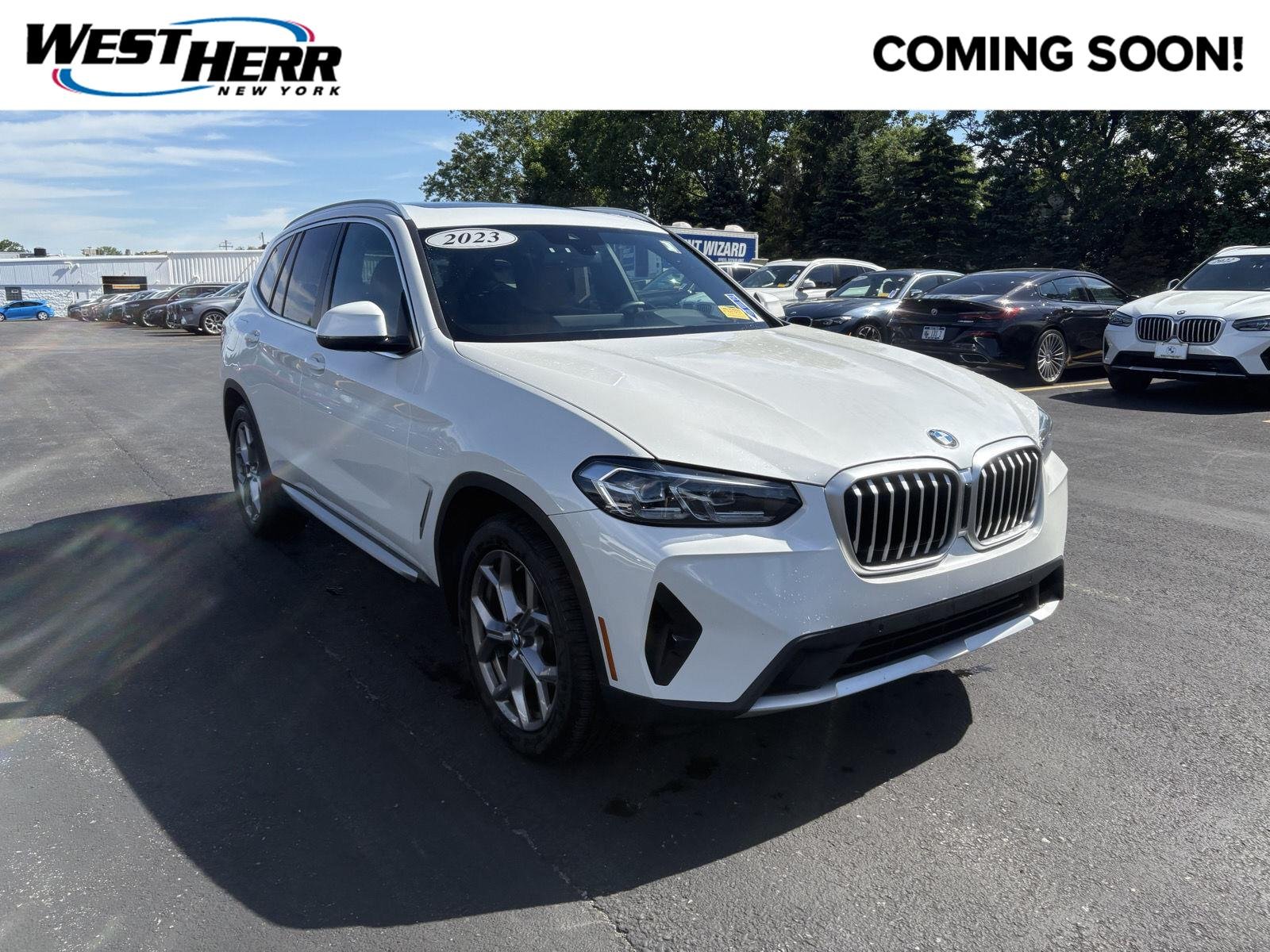 Used 2023 Mineral White Metallic BMW xDrive30i image 1
