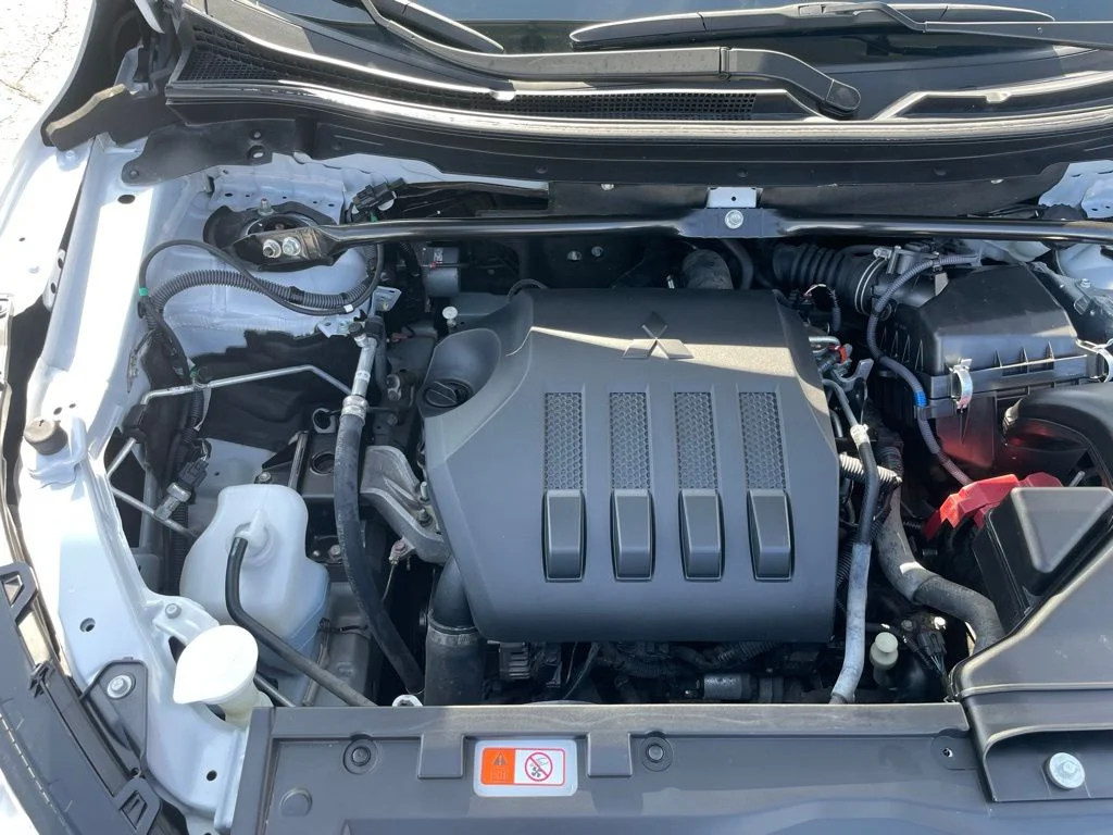 Used 2024 Silver Mitsubishi SE image 39