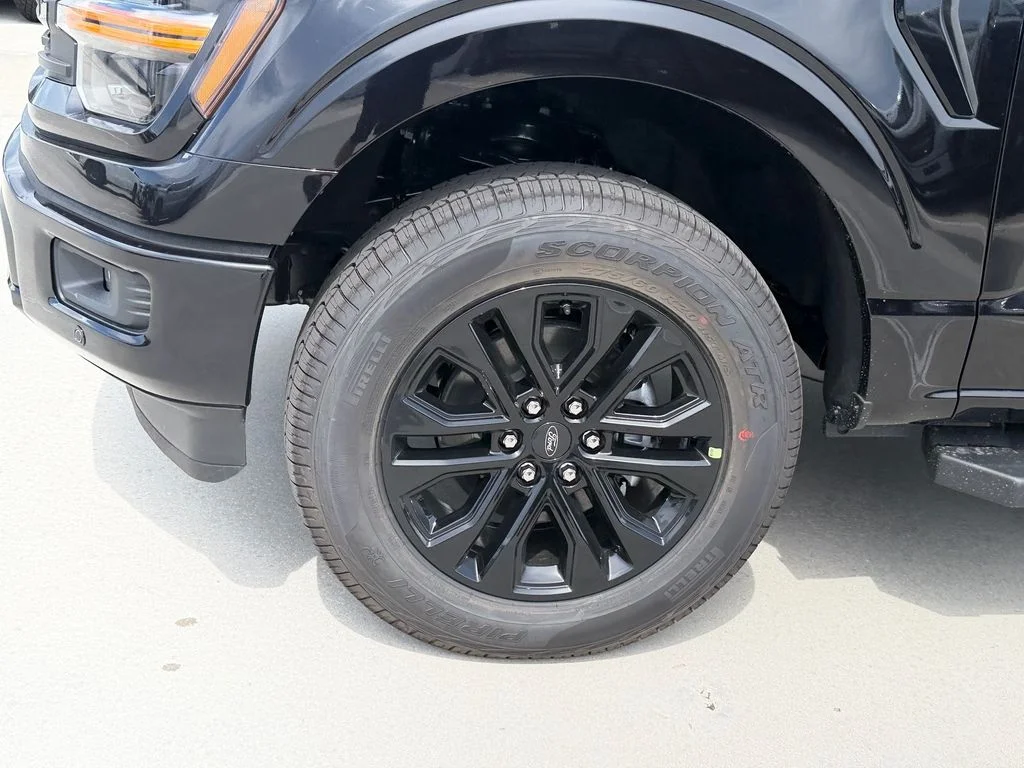 New 2026 Agate Black Metallic Ford XLT image 4