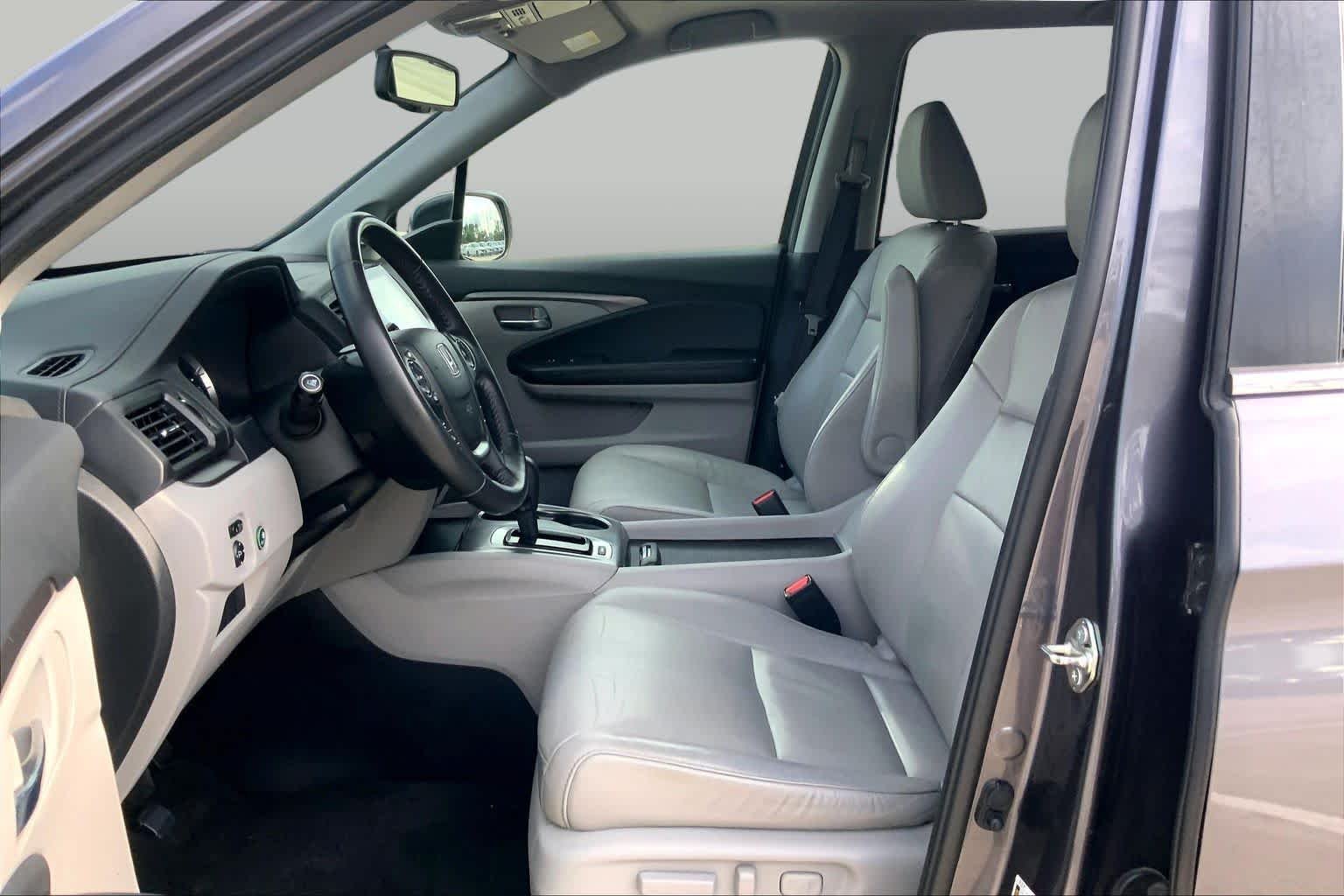 Used 2017 Modern Steel Metallic Honda EX-L image 8