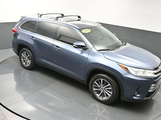 Used 2019 Blue Toyota XLE image 39