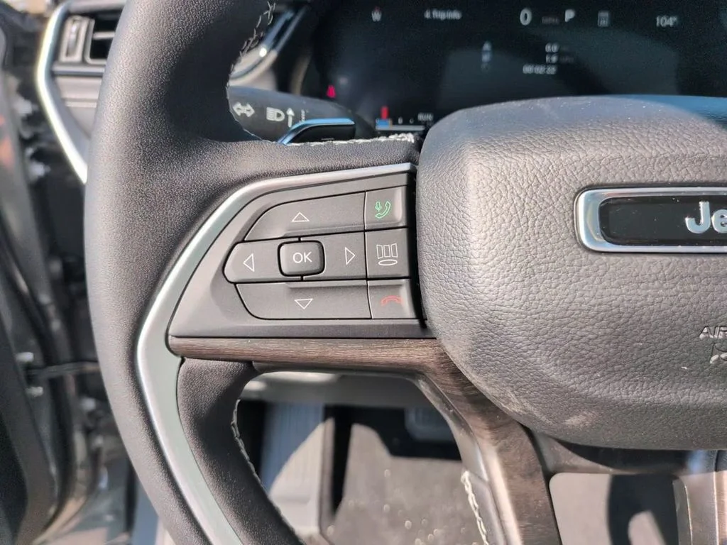 New 2027 Gray Jeep Limited image 20