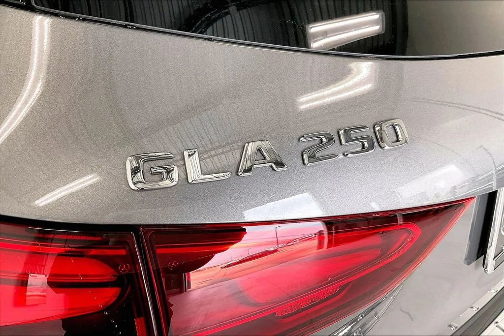 New 2026 Mountain Grey Metallic Mercedes-Benz GLA 250 image 27