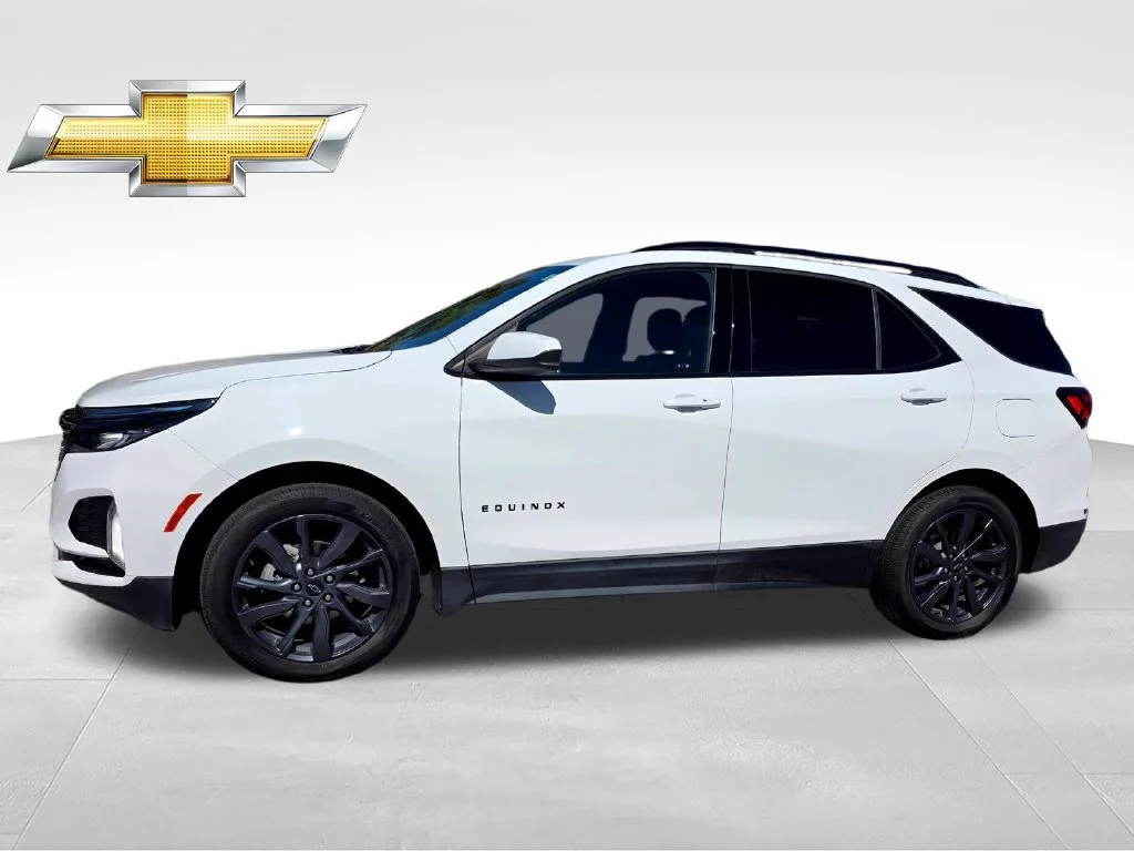 Used 2024 Summit White Chevrolet RS image 3