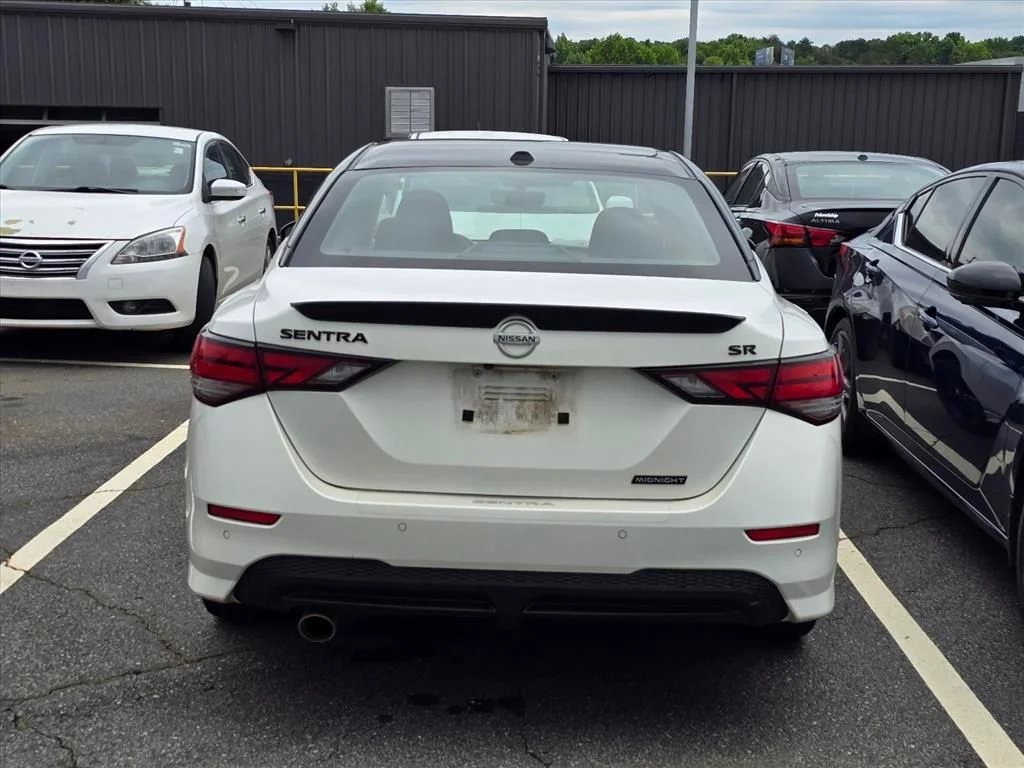 Used 2022 White Nissan SR image 11