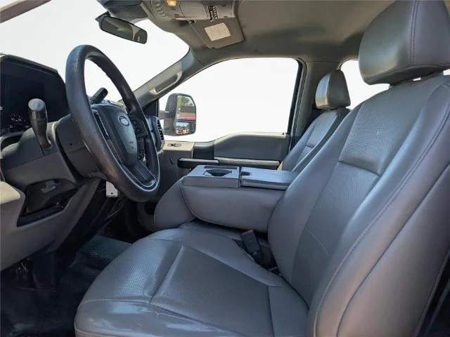 Used 2020 White Ford XL image 12