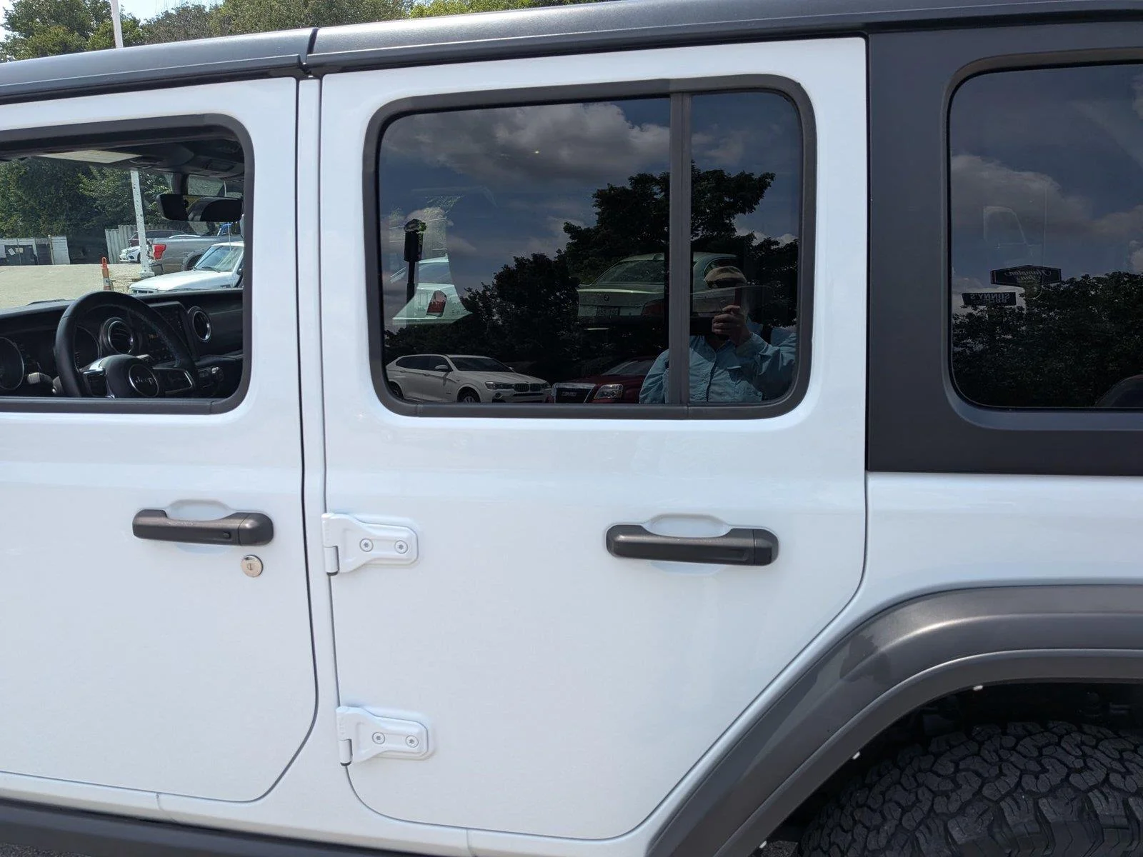 Used 2023 Bright White Clearcoat Jeep Rubicon image 29