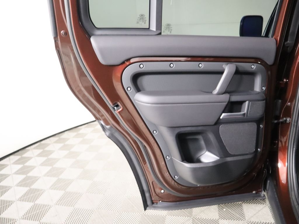 New 2026 Sedona Red Land Rover S image 28