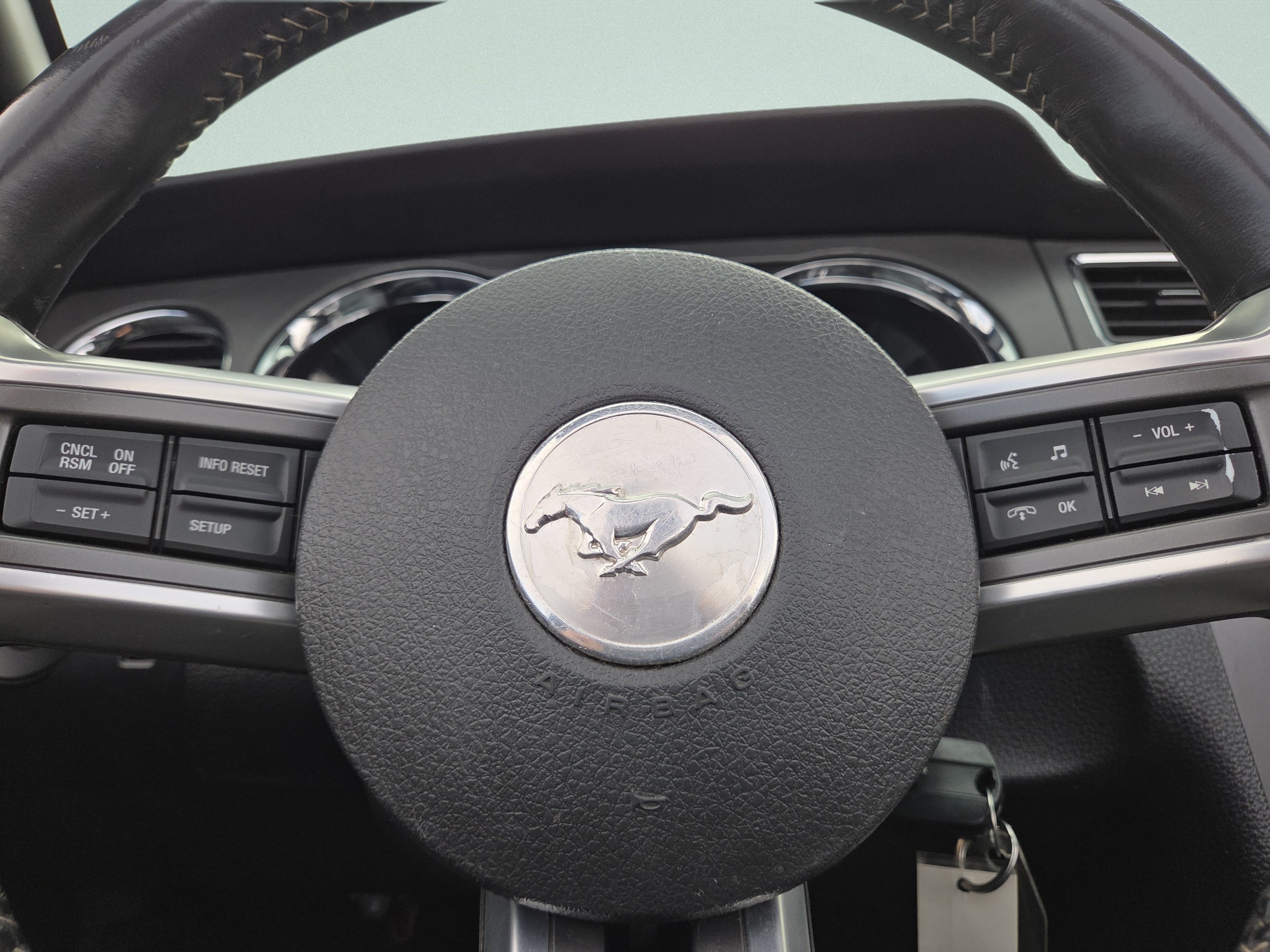 Used 2014 Black Ford V6 image 28