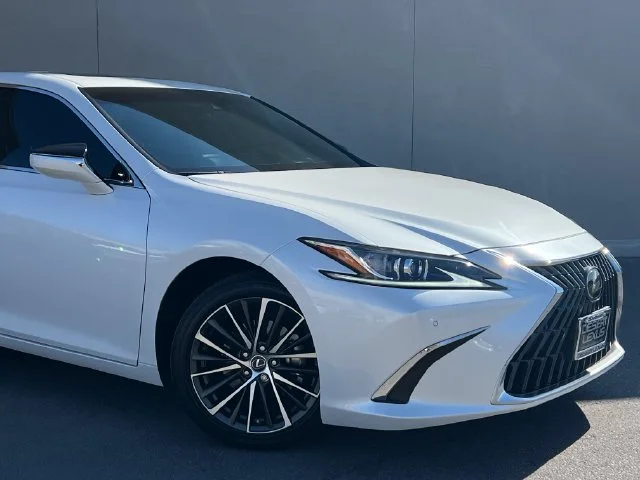 Certified Used 2025 Eminent White Pearl Lexus 300h image 2