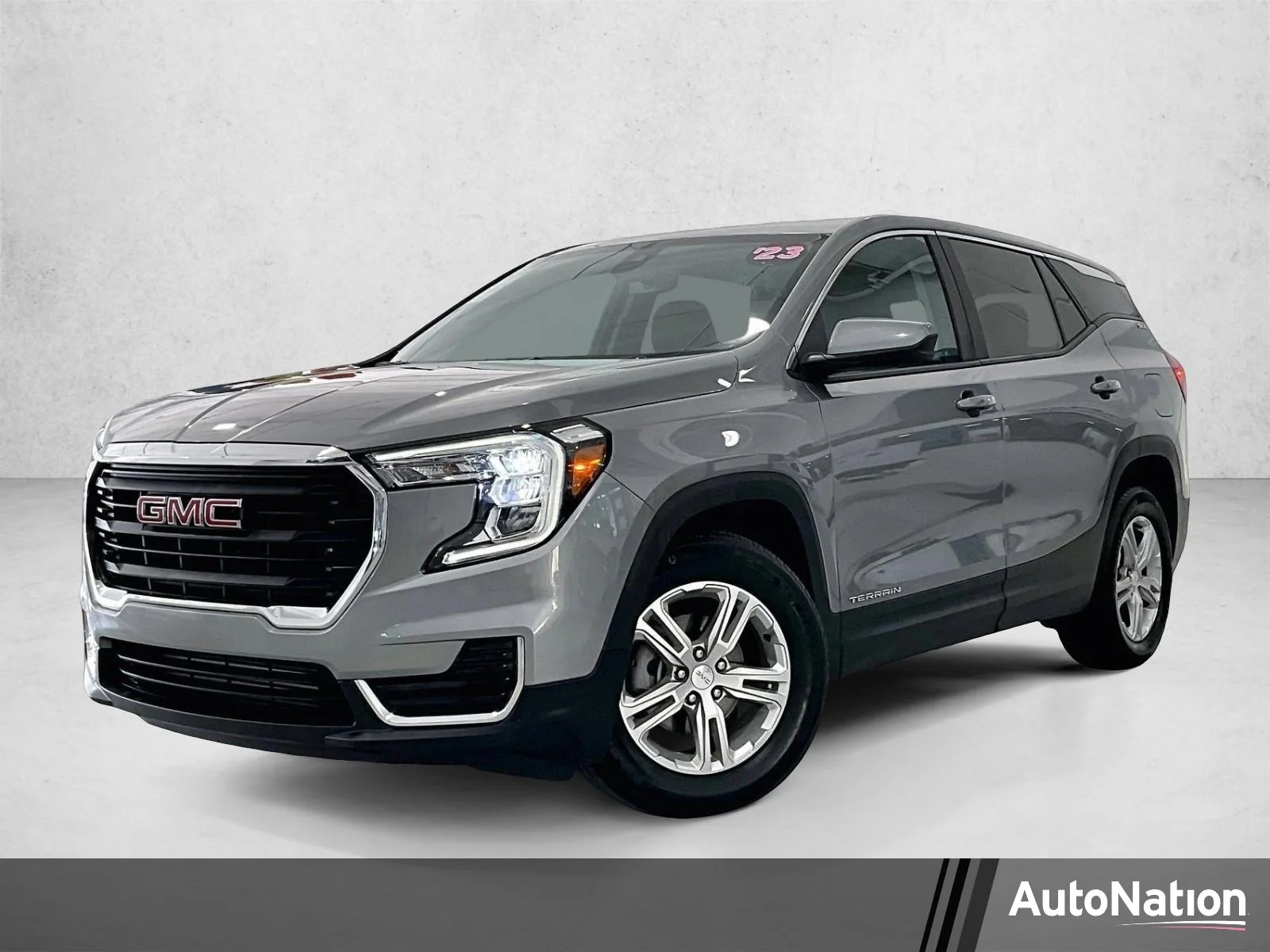 Used 2023 Sterling Metallic GMC SLE image 1