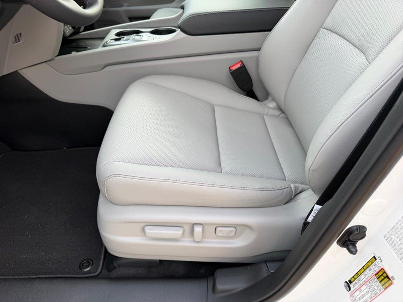 New 2026 Platinum White Pearl Honda RTL image 20
