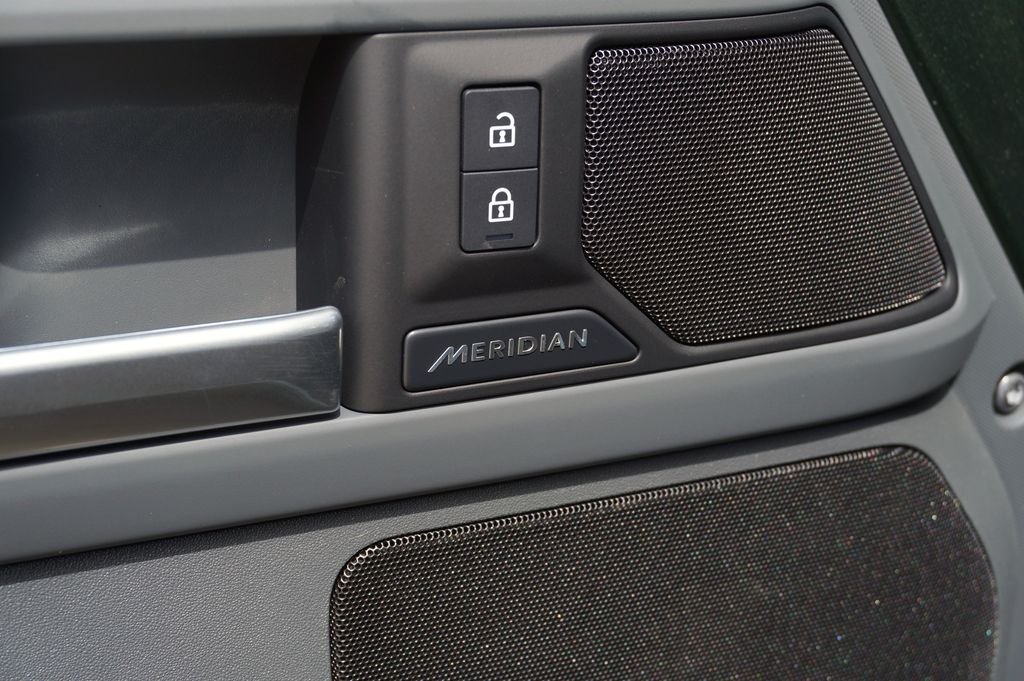 New 2026 Woolstone Green Land Rover S image 11