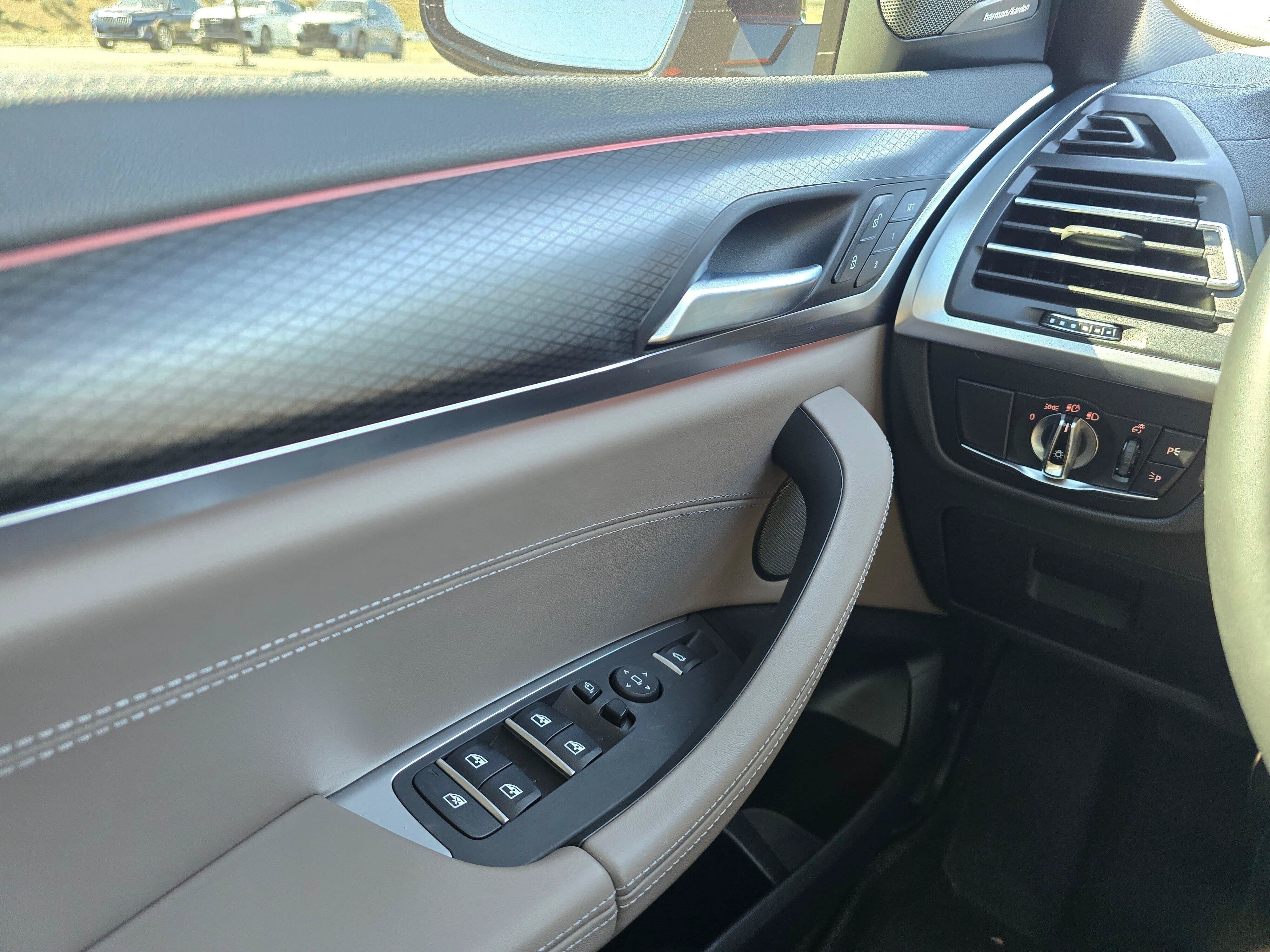 Used 2022 Toronto Red Metallic BMW M image 30