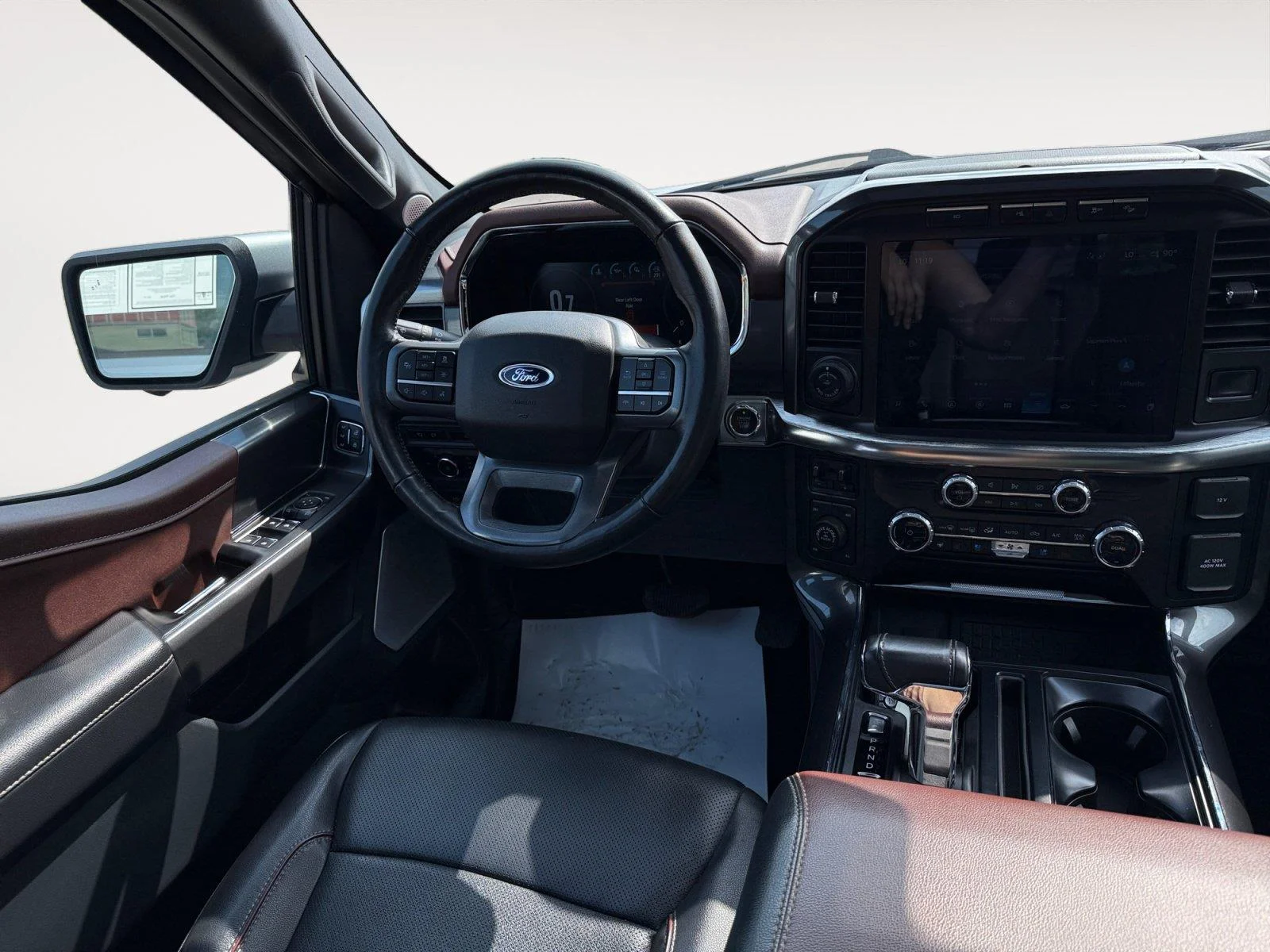 Used 2023 Iconic Silver Ford LARIAT image 11