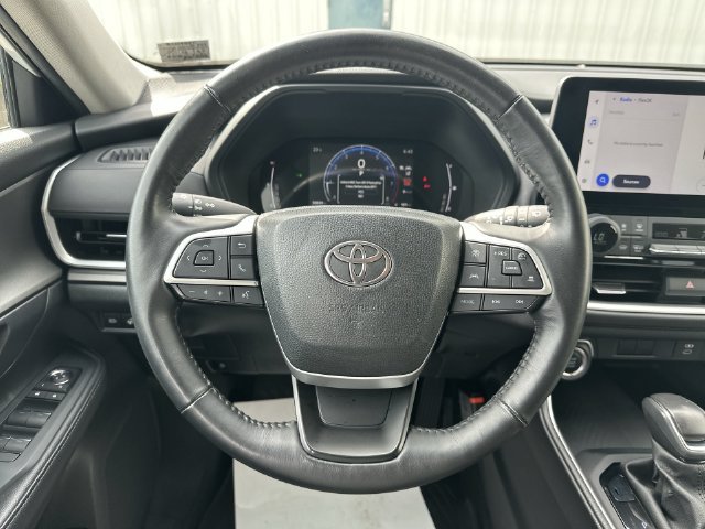 Certified Used 2024 Wind Chill Pearl Toyota XLE image 20