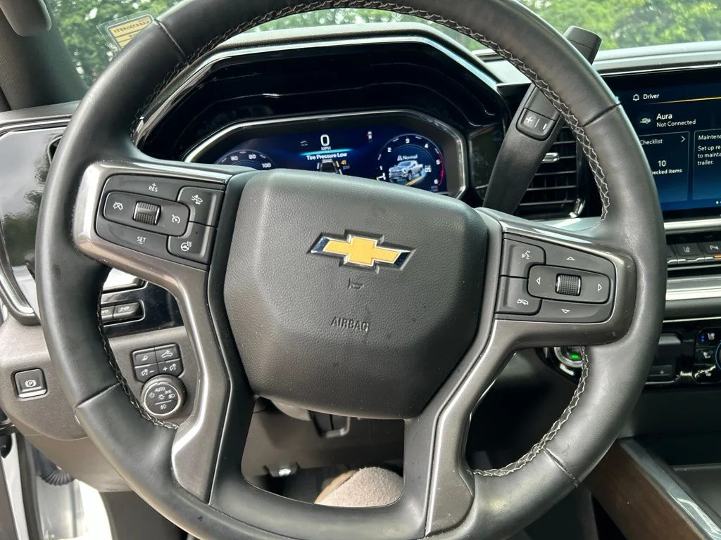 Used 2024 Summit White Chevrolet High Country image 11