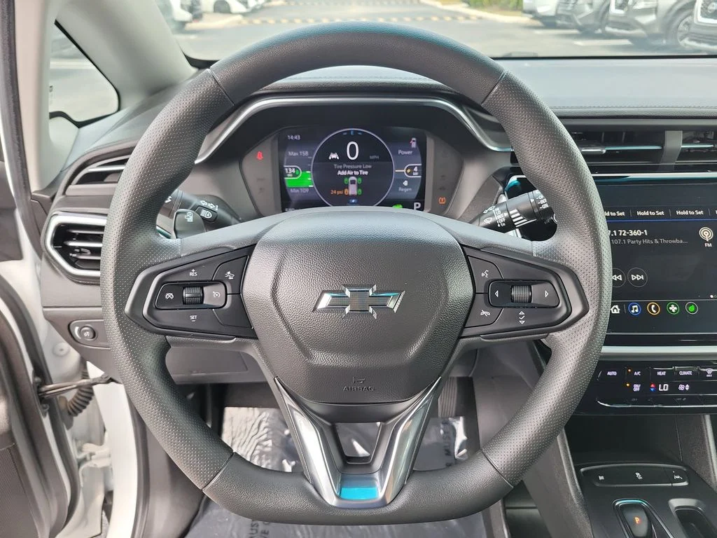 Used 2023 White Chevrolet 1LT image 26
