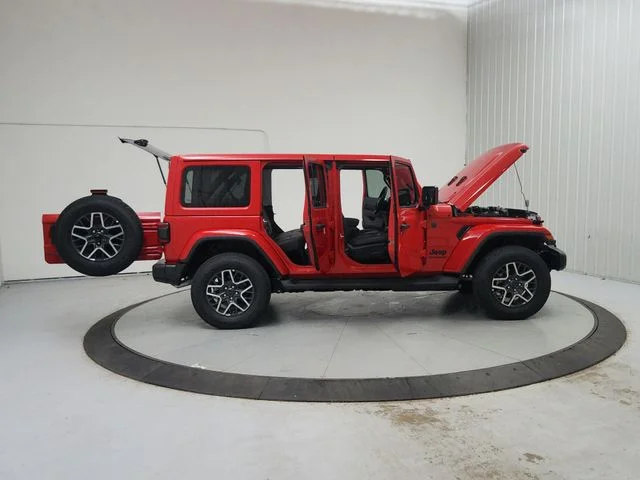 New 2026 Firecracker Red Clear-Coat Exterior Paint Jeep Sahara image 17