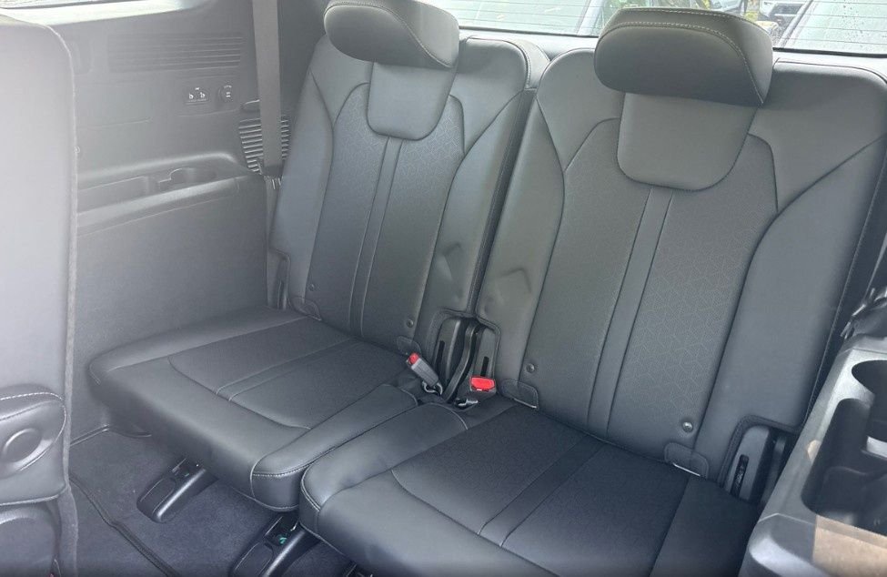 Used 2023 Black Kia X-Line EX image 15