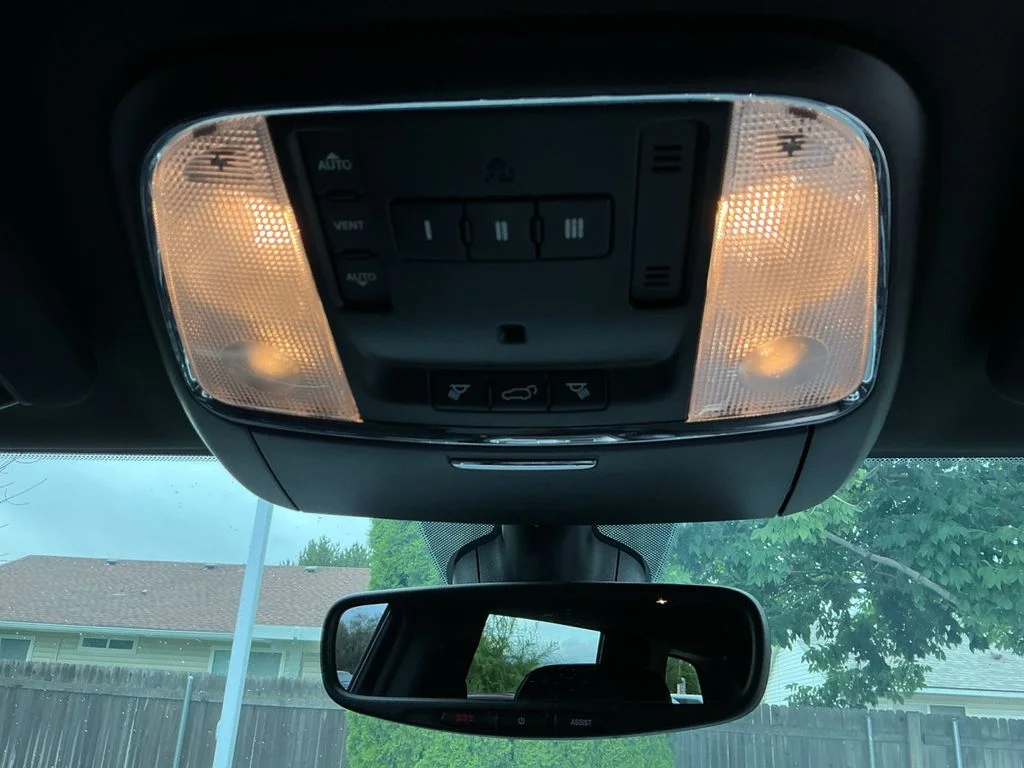 Used 2018 Silver Jeep Altitude image 30