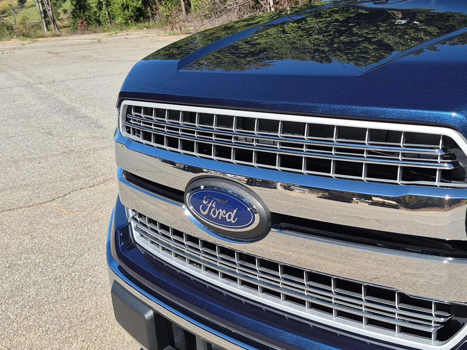 Used 2018 Blue Jeans Metallic Ford LARIAT image 13