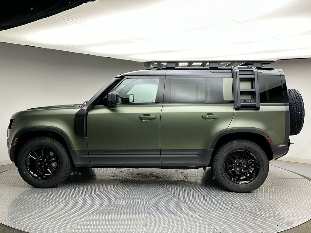New 2026 Woolstone Green Land Rover S image 2
