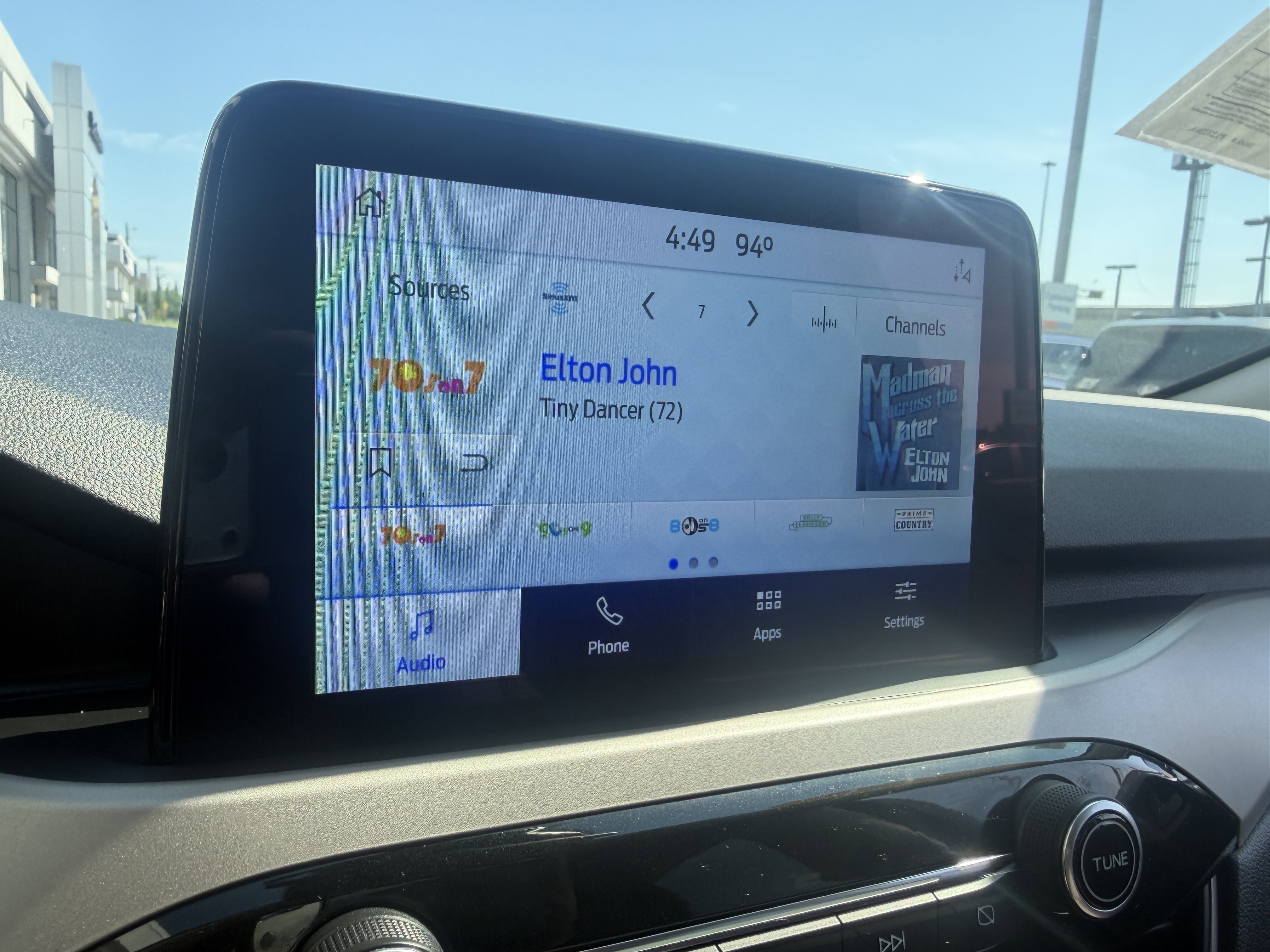 Used 2021 Oxford White Ford SE image 37