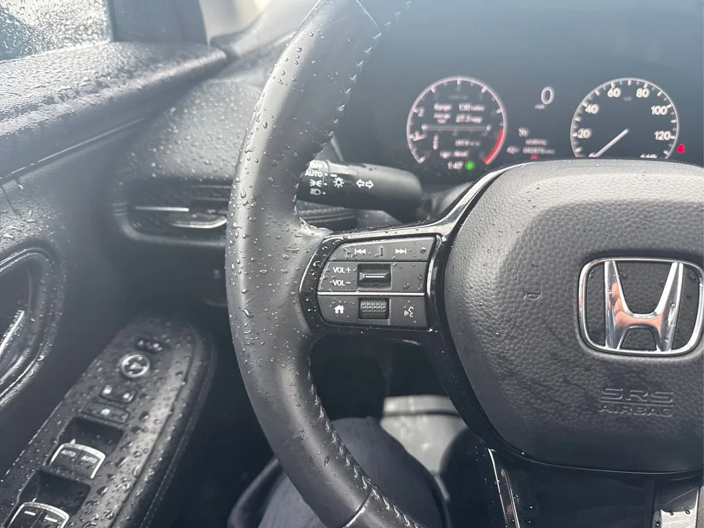 Used 2024 Lunar Silver Metallic Honda EX-L image 28