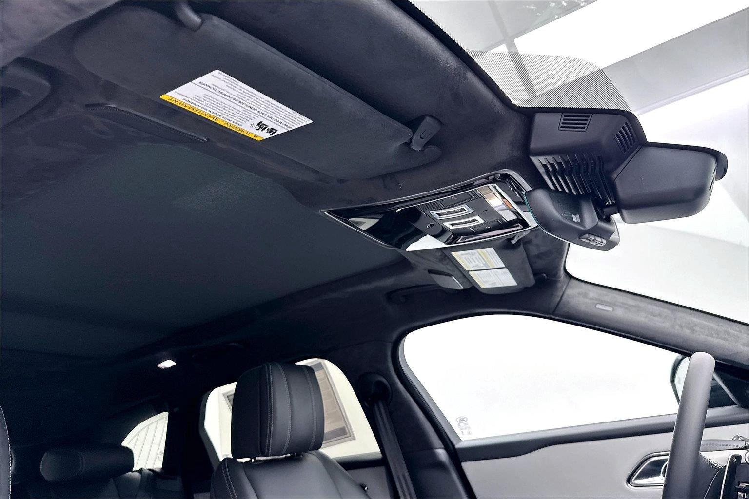 New 2026 Santorini Black Metallic Land Rover Autobiography image 34