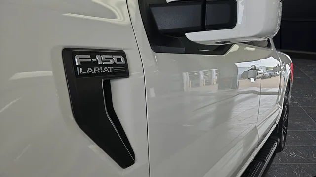 Used 2023 Star White Metallic Tri-Coat Ford Lariat image 46