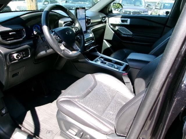 Used 2022 Agate Black Metallic Ford Platinum image 10