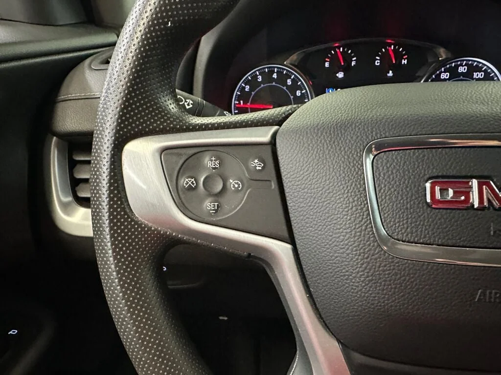 2023 GMC Terrain SLE - Photo 10