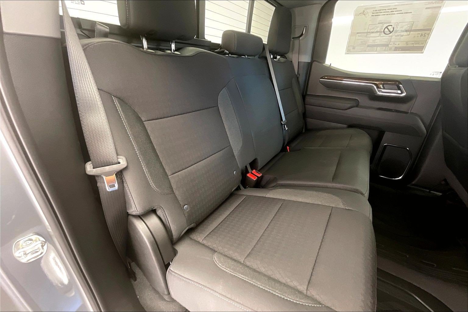 2026 GMC Sierra 1500 SLE - Photo 10
